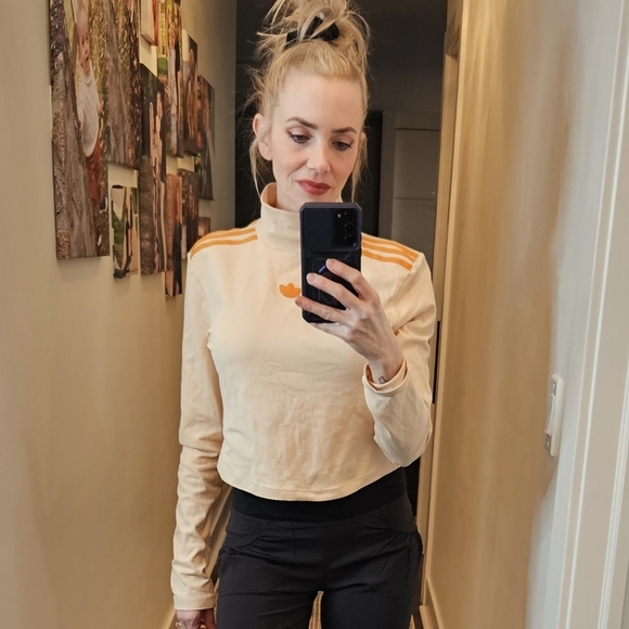 NEW 🍑 adidas Cropped Tight Fit Metallic-Stripe Long Sleeve Tee - SIZE L - Picture 2 of 13